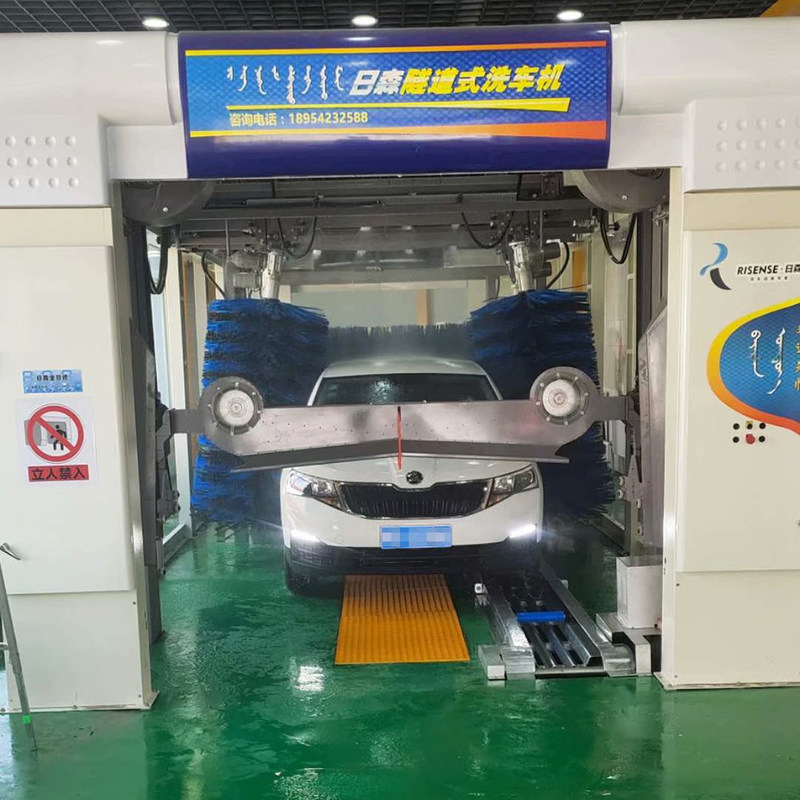 スロベニアの自動エクスプレストンネルガソリンスタンド用洗車機 カスタマイズされたロゴ